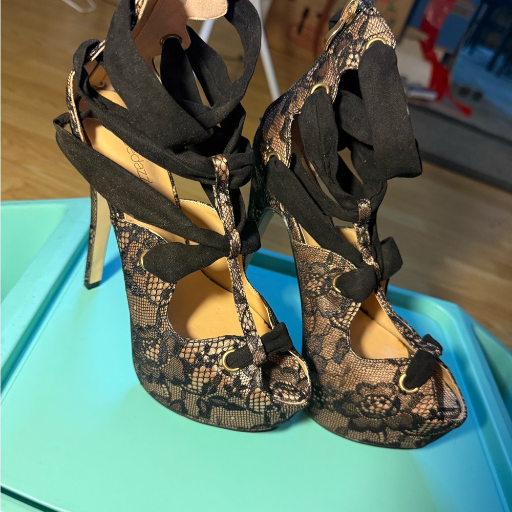 Shoe Dazzle Black Lace Heels